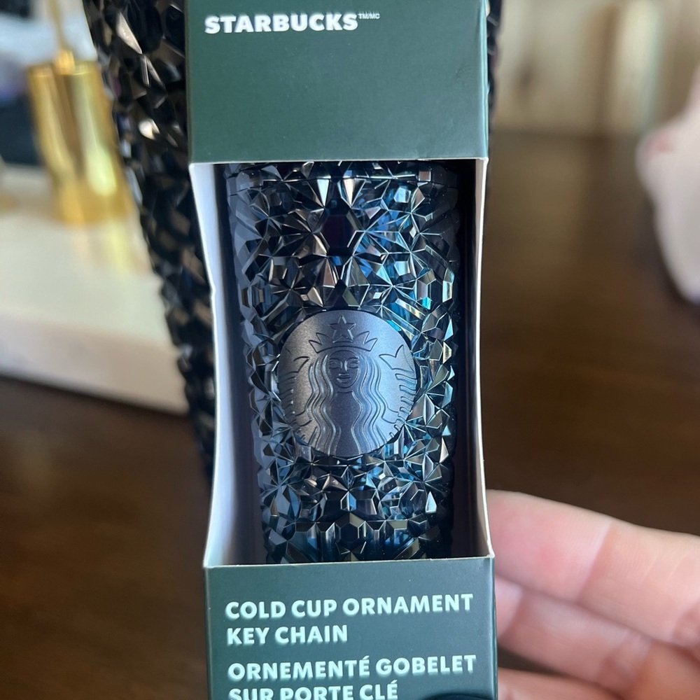 STARBUCKS Holiday Deep Navy Blue Cut Gemstone 24 oz Cold Cup & Keychain SET NEW - Picture 5 of 8
